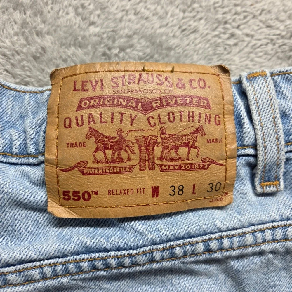 Vintage Levis 550 Jeans Mens 38X30‎ Relaxed Tapered Light Wash 90s Denim